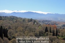 Spanien | Autonome Gemeinschaft Andalusien | Granada | Blick von der Alhambra auf die Sierra Nevada |